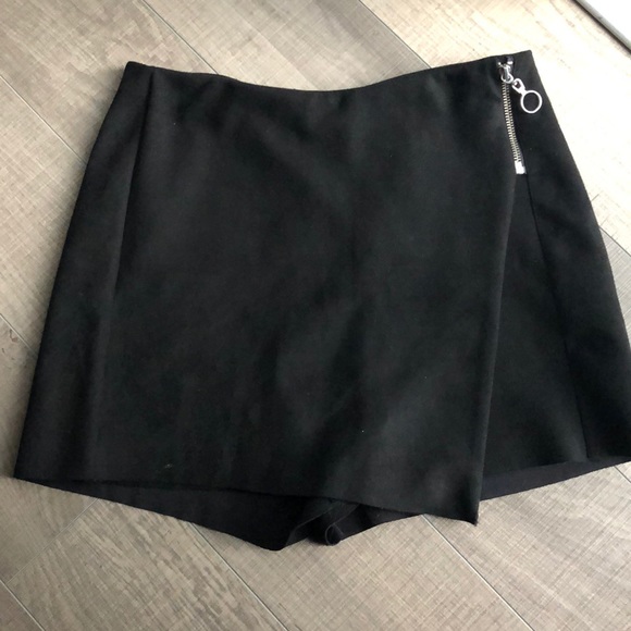 ZARA SUEDE BLACK SKORT - Picture 1 of 4